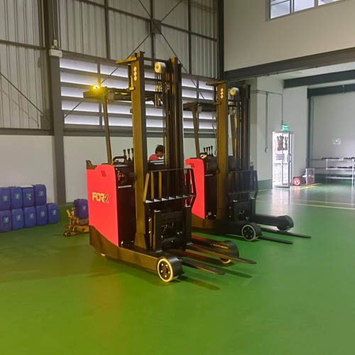 ส่งรถReach Truck รุ่น CQD15S